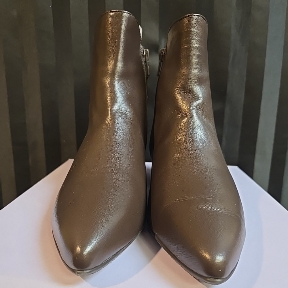 Women EU 36 & 37 Eric Michael Turin Cordero Brown Chain Accent Leather Zip Boots - Picture 9 of 16